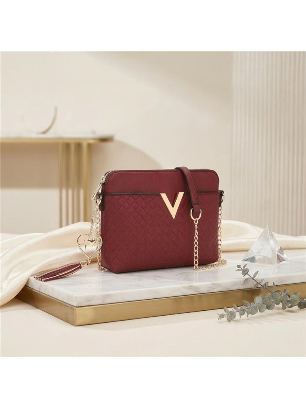 NWT Women's Chain Strap Crossbody
